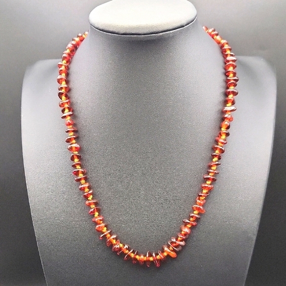 Unsigned Jewelry - Dark Baltic Amber Chip 18" Necklace Gold Tone Hardware Hand Knotted